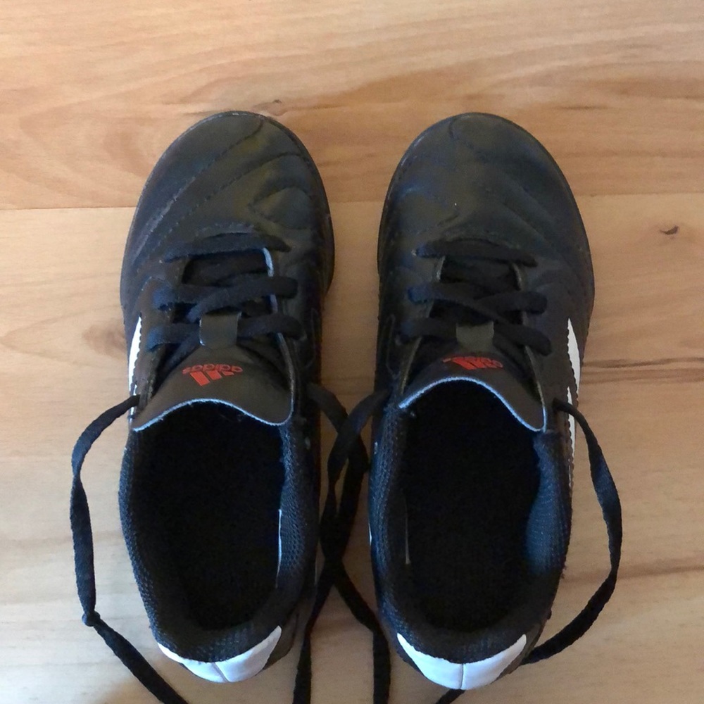 Adidas size 11 soccer cleats